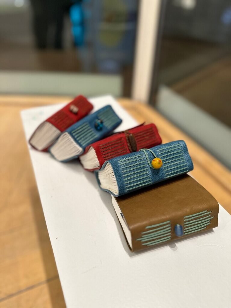 MiniBookDisplay 2 768x1024