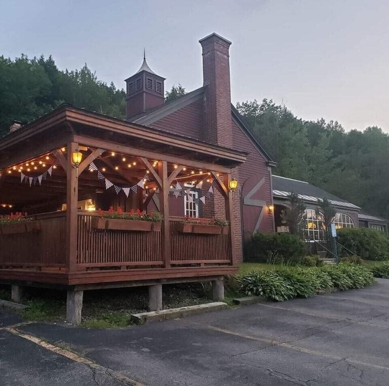 New England House Restaurant on Brattbeat 1 768x762